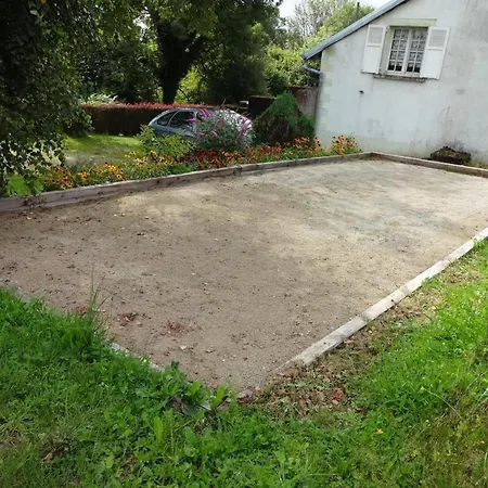 Holiday home Charmante Maison Avec Terrasse, Proche 1000 Etangs, Accueil Chaleureux - Fr-1-583-106