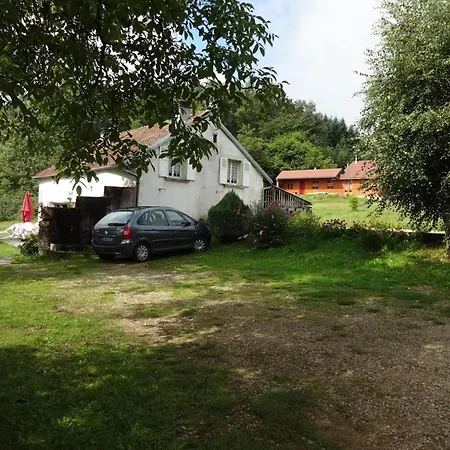 Holiday home Charmante Maison Avec Terrasse, Proche 1000 Etangs, Accueil Chaleureux - Fr-1-583-106 *